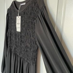 BRAND NEW Zara Black Pleated Dress in sz Large. NWT